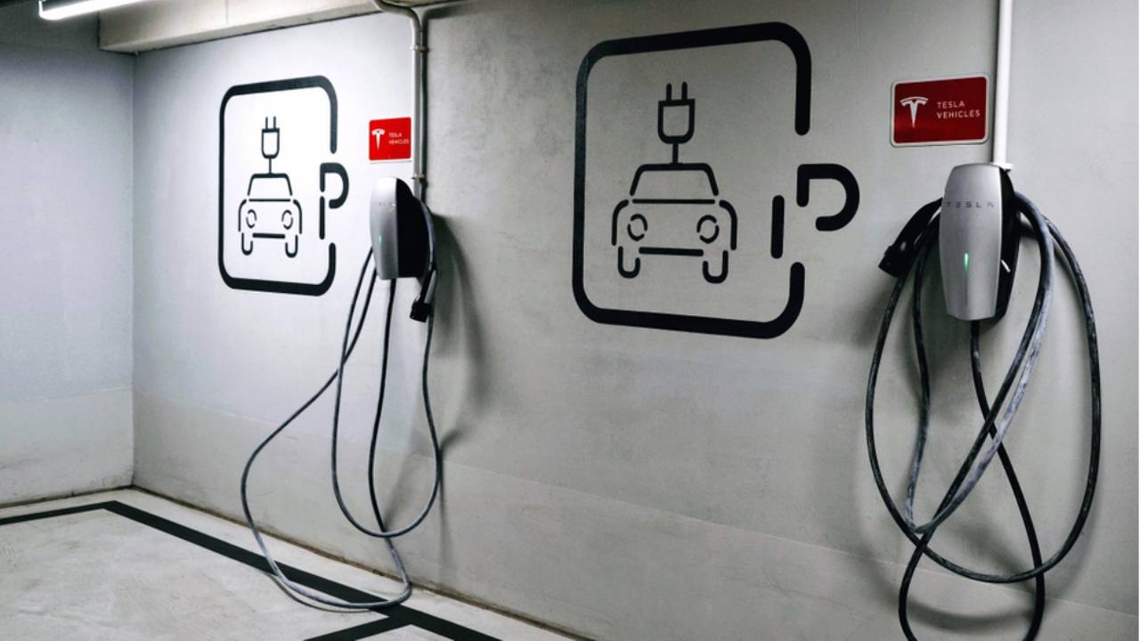 sitelerde şarj istasyonu